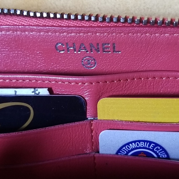 Authentic Chanel wallet - Picture 9 of 12